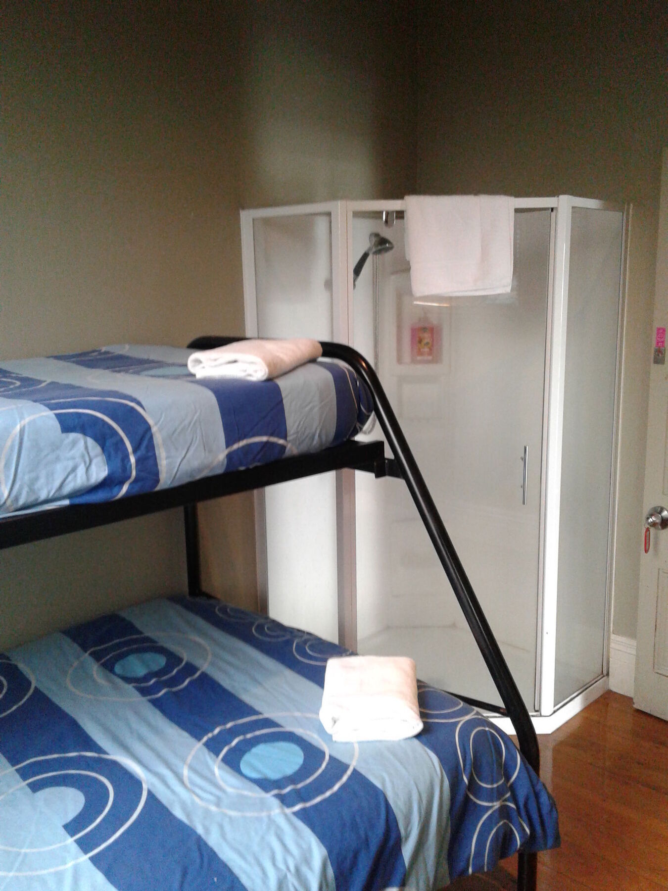 אוקלנד Shooters Saloon Hotel & Cabins מראה חיצוני תמונה