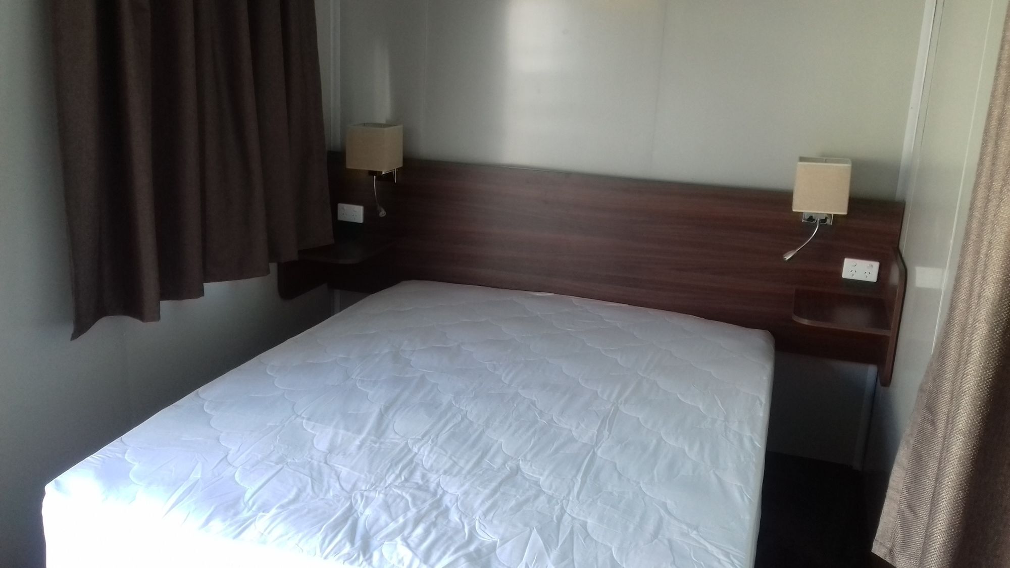 אוקלנד Shooters Saloon Hotel & Cabins מראה חיצוני תמונה
