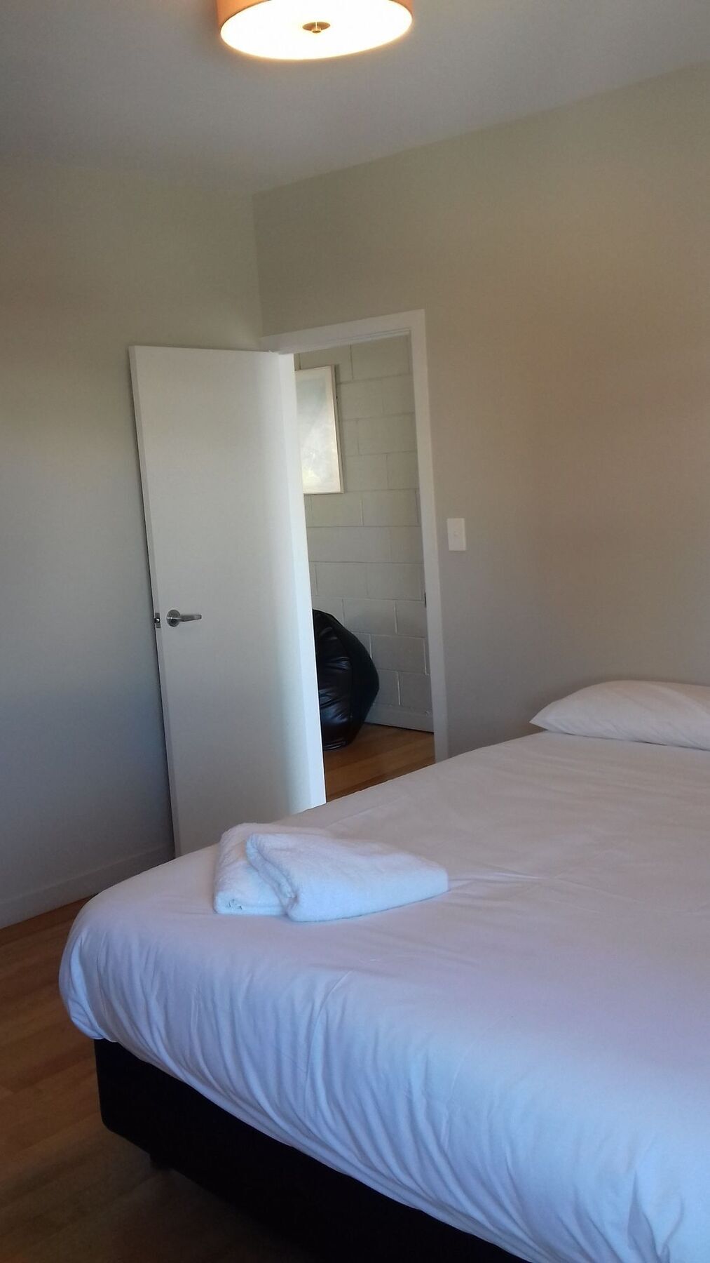 אוקלנד Shooters Saloon Hotel & Cabins מראה חיצוני תמונה